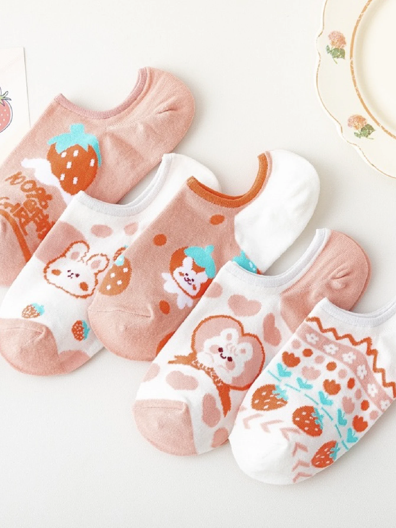 5 Pairs Breathable & Moisture-Wicking Cute Strawberry & Rabbit Design Ankle Socks, No Show Socks, Non-Slip - Multicolor - View 1