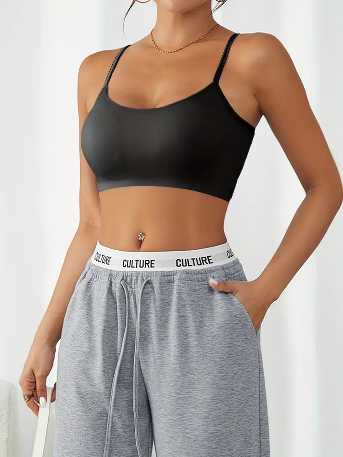 1 paquet de soutien-gorge de sport à bonnets pleins sans fil et simples de couleur unie pour femmes, idéal pour le yoga