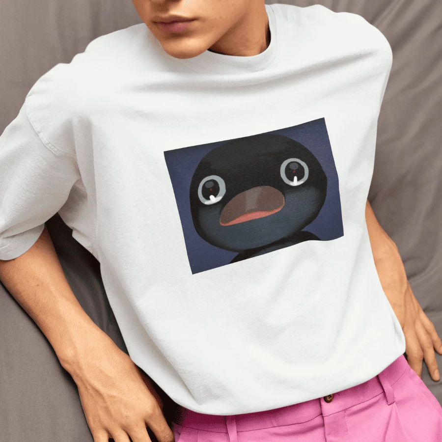 Camiseta estilo meme "cara de pánico" | Humor absurdo y viral | Tela suave 100% poliéster - Blanco - Ver 1