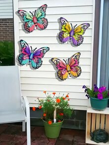 4 件金属蝴蝶墙面艺术装饰，装饰性悬挂金属蝴蝶，适用于花园、庭院、客厅、卧室、露台、阳台，是送给家人和朋友的绝佳礼物