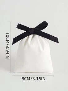 1/3/6/9/12个装白色天鹅绒束口袋，配黑色丝带（8-10厘米）——非常适合派对、珠宝礼品、圣诞节、情人节和沙特阿拉伯国庆日庆祝活动！柔软的天鹅绒材质搭配优雅的黑色丝带，为您的节日礼物和派对小礼品增添一抹魅力。 - 黑白 - 查看 4