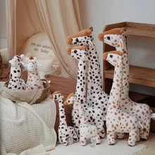 1 pièce Mignonne peluche girafe animal en peluche, poupée en peluche douce pour cadeau d'anniversaire pour garçons et filles, décoration en peluche d'animal, cadeau pour la chambre de garçon, cadeau, marron beige, animal, chambre de garçon, chambre de fille, rose, animal en peluche, cadeau