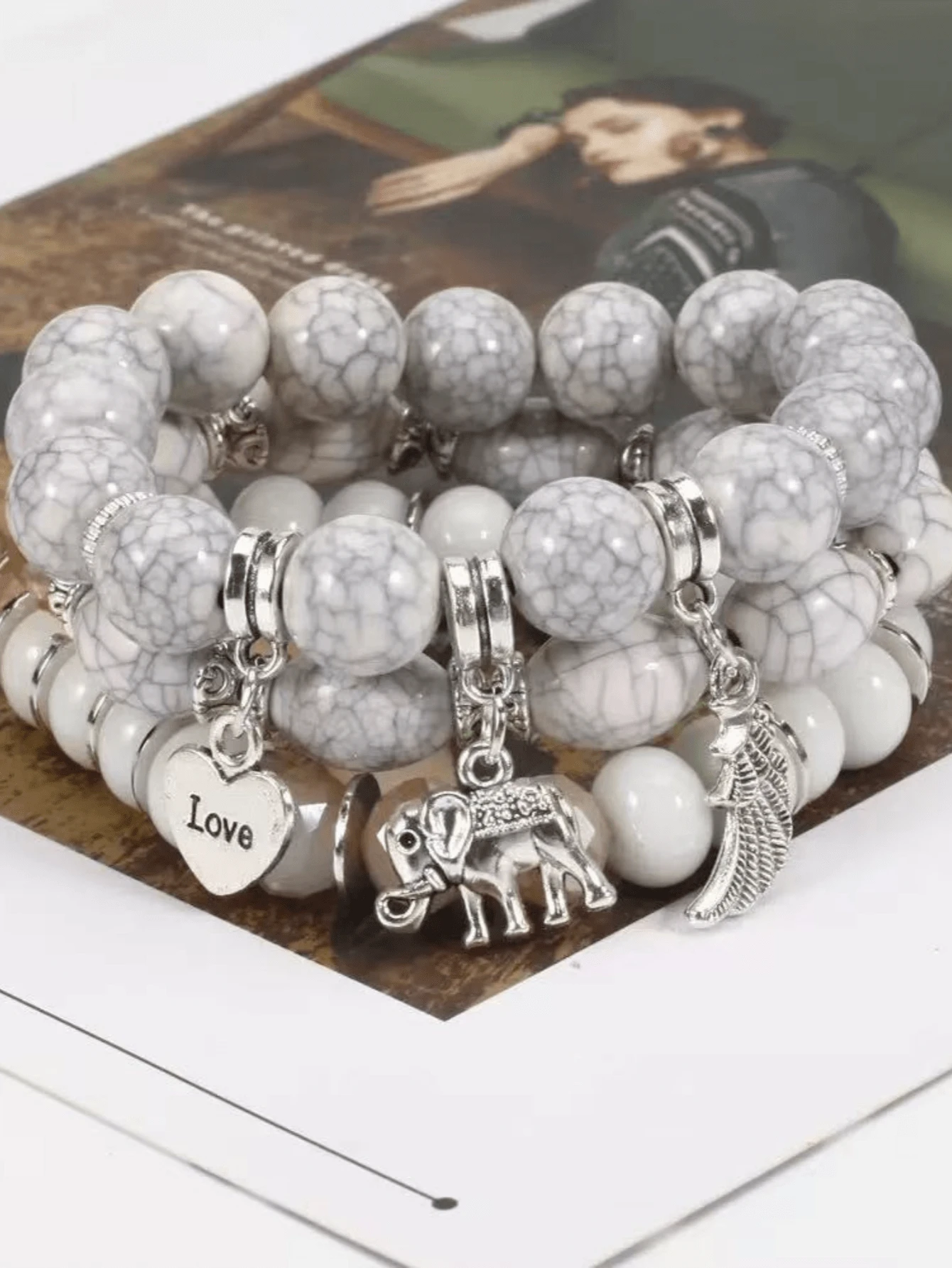 Set de 3 pulseras vintage bohemias con elefante y corazón de acrílico y cuentas, adecuadas para el uso diario de las mujeres