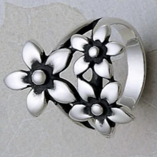 1pc Silver Plated Delicate Flower Design Ring, Suitable For Daily Wear And Gift-Giving, Available In Multiple Sizes