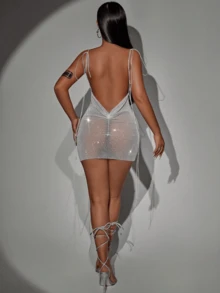 Đầm mini ôm sát gợi cảm, đính đá lấp lánh, chất liệu lưới xuyên thấu, buộc dây vai, thích hợp cho lễ hội Rave và các buổi tối đi chơi, du lịch. - trắng - Xem 2