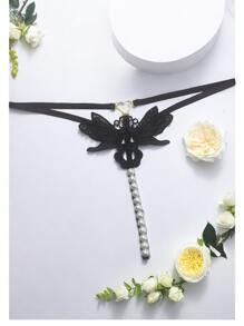 Bragas de lencería sexy con bordado, accesorios de flores y corazones solubles en agua de moda, tangas de baja cintura, ropa interior transparente y atractiva, crea tu encanto único. El diseño de cintura baja se ajusta a las curvas, los accesorios de flores y corazones solubles en agua son exquisitos y encantadores, combinados con adornos con forma de corazón y cuentas de moda, generan un fuego ardiente. La tela transparente es ligeramente visible, la silueta de los pantaletas se actualiza de manera sexy. Ya sea para la diversión de una fiesta o para un placer cotidiano, puede hacerte sentir extremadamente sexy.