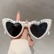1 pièce Lunettes de mode en forme de cœur pour femmes avec décoration de fausses perles, lunettes de style mariage de couleur unie avec lettrage "FUTURE MARIÉE", lunettes commémoratives de mariage, cadeau décoratif