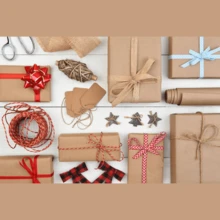Rollo de papel Kraft para empaque y embalaje 55 metros de largo material resistente para envolver proteger y decorar paquetes uso en comercio mudanza manualidades y oficina - Marrón Chocolate - Ver 2