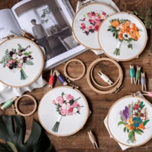 1/2 piezas Kit de bordado hecho a mano estilo europeo, incluye aro de bordado de 6 pulgadas, serie de ramos de flores, set de bordado para principiantes [Marco de bordado como se muestra en la imagen 9] - Multicolor - Ver 8