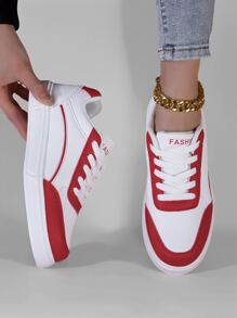 Baskets décontractées blanches et rouges pour femmes, chaussures blanches petites et polyvalentes, style coréen avec semelle épaisse, confortable avec semelle souple, légères, design mode étoile, convient pour le port en extérieur et décontracté quotidien