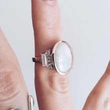 1 pièce Bague en cuivre plaqué argent élégante et luxueuse, incrusté d'opale synthétique, design rond - parfait pour le mariage, les fiançailles, l'anniversaire, la Saint-Valentin, Noël, le style de luxe, accessoire de fête