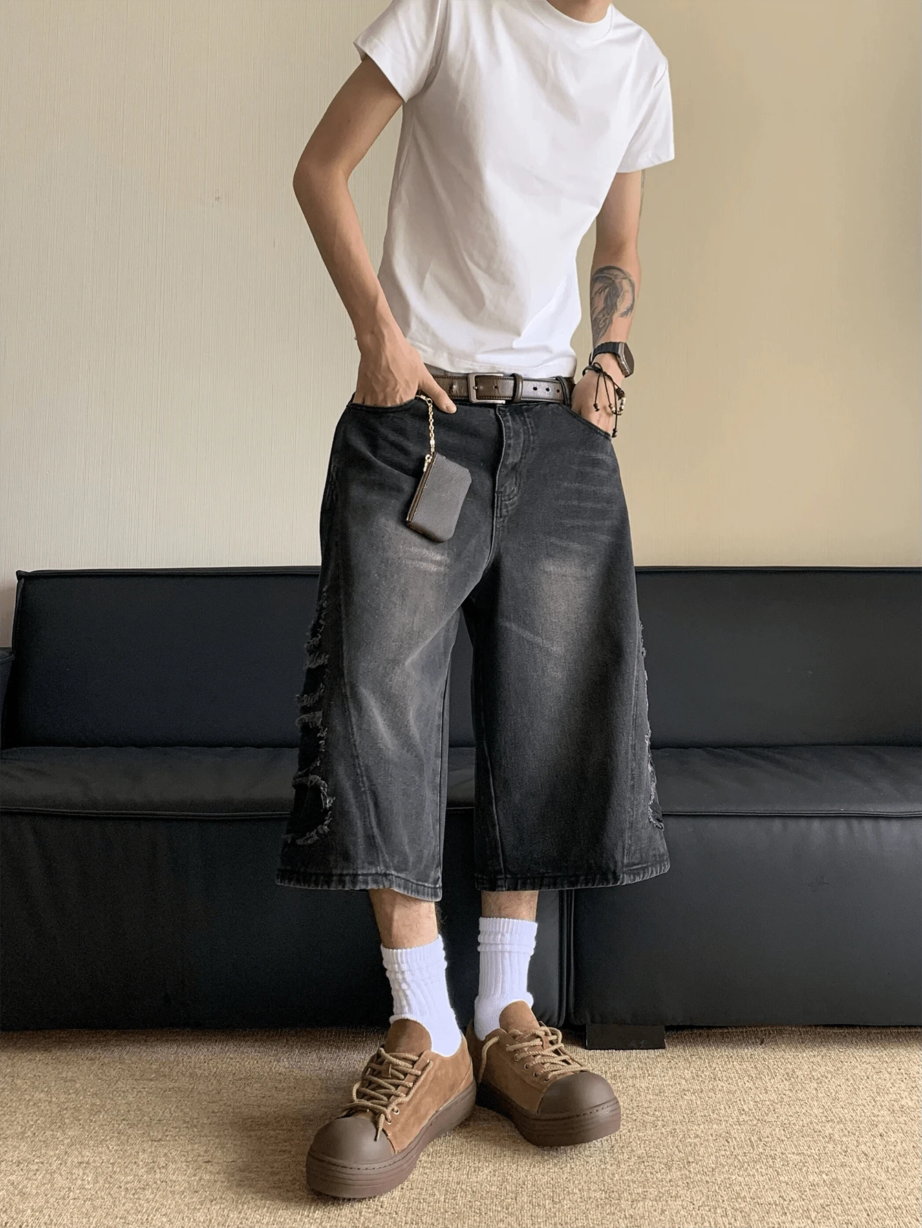 1 件复古做旧拼接阔腿牛仔短裤，休闲宽松街头风格中长裤，男士