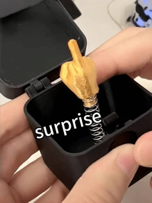Boîte-cadeau surprise majeur, boîte majeur, cadeau parfait avec main qui sort, avec boîte pour adultes, statuette de main majeur comme cadeau de Noël drôle et original, boîte-cadeau, pierre précieuse, boîte à bague de fiançailles, empreinte de main, majeur, double farce, surprise, joie, farce, cadeau amusant, pour ajouter une ambiance à l'anniversaire de votre mère, père, épouse, petite amie, petit ami, mari ou ami lors d'une fête ou d'une réunion décontractée avec cette boîte originale et amusante