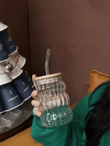 1 件创意扭曲透明玻璃杯套装，配有竹盖和可重复使用的玻璃吸管，独特造型冷饮杯，适合日常饮品和特色饮品，时尚简约咖啡/果汁杯