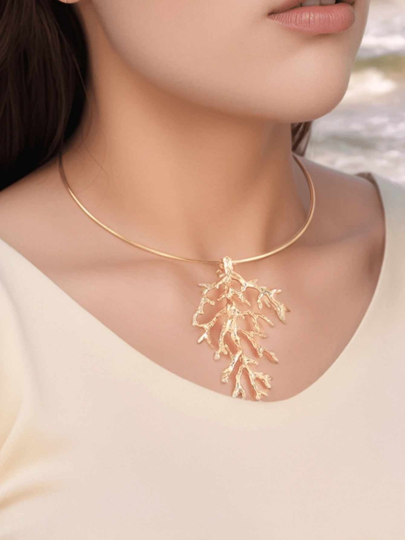 Minimalist Stainless Steel Necklace With Marine Style Coral Pendant, Delicate And Chic European/American Titanium Steel Jewelry For Women - Gold - View 1