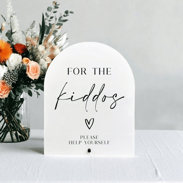 [2D plat] Panneau décoratif de mariage - Plaque acrylique "Pour les enfants" avec le design "Servez-vous s'il vous plaît", idéal pour les activités pour enfants et les faveurs de mariage, style contemporain, présentoir de table, panneau de faveurs de mariage | Décoration de mariage ludique | Police d'écriture élégante, décorations de mariage