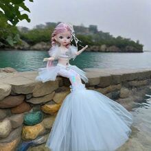 1 件迷人美人鱼娃娃 - 具有逼真的眼睛和可移动的关节，包括装扮配件，鱼尾可以展开，儿童公主婚纱娃娃，非常适合玩耍和房间装饰，非常适合儿童节