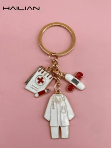 Colgante de herramienta médica de aleación, diseñado para médicos y enfermeras, incluye ambulancia, uniformes de médico y enfermera, herramientas médicas comunes, adecuado como dije de bolso, llavero de coche, regalo para estudiantes de medicina/enfermería, familia, amigos y seres queridos - Blanco - Ver 9