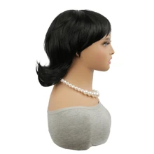 Billowig 黑色卷曲合成短发，刘海，高品质 1 英寸假发，用于女性日常穿着、角色扮演派对等。