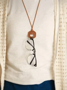 1/4 件时尚 PU 皮革悬挂式眼镜架，便携、可调节、耐用的眼镜配件，适合户外旅行、海滩和日常使用，优雅清新的设计，甜美的绳索细节，易于携带