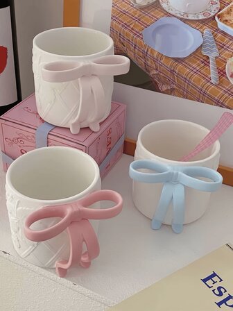 1pc 蝴蝶柄陶瓷杯，INS 高品质花卉浮雕情侣马克杯，小众咖啡杯，早餐牛奶杯，冷果汁杯，甜品杯，适合居家，餐厅，咖啡厅，生日礼物