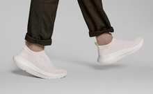 OOFOS Men's OOmy Zen Comfort Shoes - Chalk - View 9