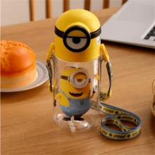 小黄人大容量水杯便携式塑料水瓶马克杯带盖和肩带卡通可爱吸管杯 600 毫升/20.29 盎司 - 黃色 - 查看 2