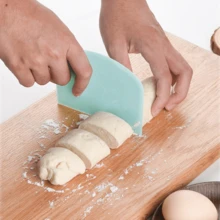 1/2/4pcs Plastic Dough Cutter, Soft Handle Dough Scraper, Baking Tools, Kitchen Accessories,Dinner Set