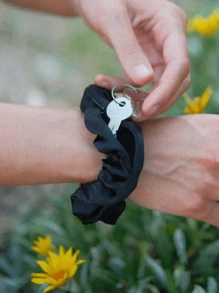 5 pezzi/3 pezzi/1 pezzo, Elastici per capelli neri creativi con strato nascosto, porta monete e chiavi, accessorio portatile con tasca segreta per chiavi, contanti, auricolari, articoli da viaggio, vacanze, ritorno a scuola, vacanze, estate, casa, regalo, festival