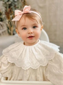 1pc Baby Girls' Soft & Absorbent Thick Gauze Bib With Adjustable Snap Closure, Elegant Princess Style, Suitable For Everyday Wear And Holidays