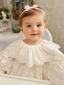 1pc Baby Girls' Soft & Absorbent Thick Gauze Bib With Adjustable Snap Closure, Elegant Princess Style, Suitable For Everyday Wear And Holidays