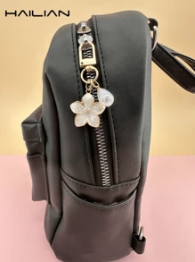 HAILIAN 1 pièce Porte-clés en forme de Sakura en matériau d'alliage, léger et élégant avec des perles multicolores. Convient pour les femmes comme accessoire de sac quotidien, accessoire de voyage, accessoire de plage, charm de sac, porte-clés de voiture, cadeau de fête d'anniversaire pour couples