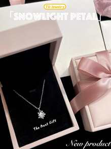 Collier flocon de neige délicat à pétales de lumière de neige | Pendentif élégant plaqué argent avec cristal pour filles et femmes | Cadeau d'hiver pour Noël, la Saint-Valentin et l'anniversaire