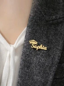 Broche personnalisée minimaliste en acier inoxydable avec nom, broche unique personnalisée pour tous les jours pour femmes, cadeau de graduation idéal pour la famille et les amis
