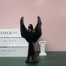1 Peça, Estátua Ornamental do Anjo Negro. Esta escultura de um anjo é feita em um estilo escuro, se afastando da imagem tradicional de um anjo e contando histórias não contadas.
