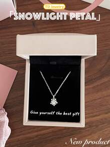 Collier flocon de neige délicat à pétales de lumière de neige | Pendentif élégant plaqué argent avec cristal pour filles et femmes | Cadeau d'hiver pour Noël, la Saint-Valentin et l'anniversaire
