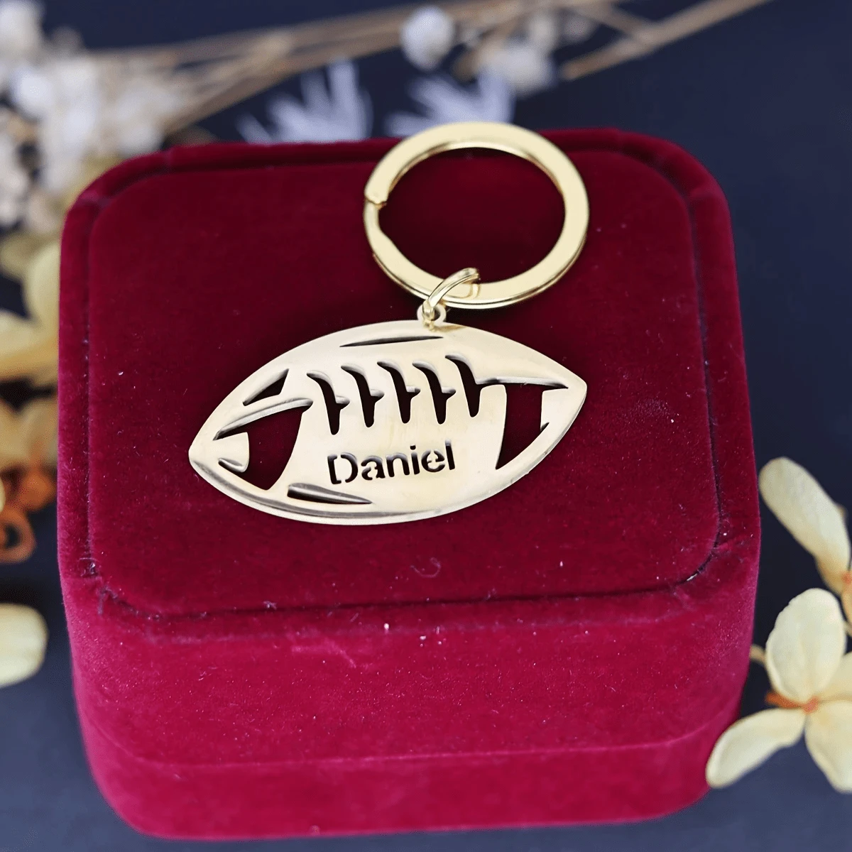 Chaveiro de Jogador de Futebol Personalizado - Placa de Identificação em Aço Inoxidável com Gravação a Laser, Presente Ideal para Fãs de Futebol, Acessório Esportivo Durável com Gravação Personalizada