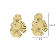 1 Pair Women's Minimalistic Flower Earrings - Gold - View 3