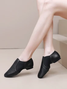 男女通用Y2K爵士舞鞋，黑色，采用优质真皮鞋面，足弓支撑设计，分体式鞋底，EVA鞋垫和鞋跟，套穿式舞鞋