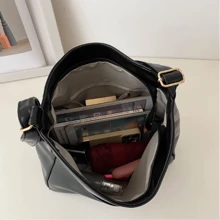 Rad Vintage Crossbody Bag - Women 2025 New Tote Bag - Large Capacity Commuting Casual Shoulder Bag - A Birthday/Holiday Gift