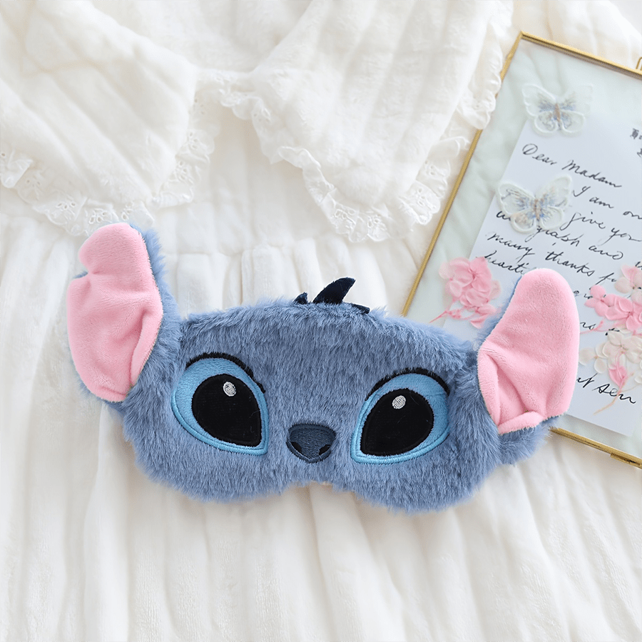 Disney Máscara de ojos de peluche del personaje Stitch, máscara de dormir de dibujos animados linda con bolsa de hielo, accesorios de viaje para dormir de noche, artículos esenciales de viaje