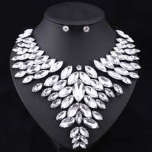 1 Set Vintage Faux Gem Crystal Gun Shaped Pendant Necklace & Earrings Jewelry Set, Suitable For Women Formal Event, Party, Banquet Wear