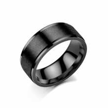 Anillo de acero de titanio mate de 8MM con biselado doble, anillo de acero inoxidable brillante y mate de acero de titanio con decoración "Te amo"
