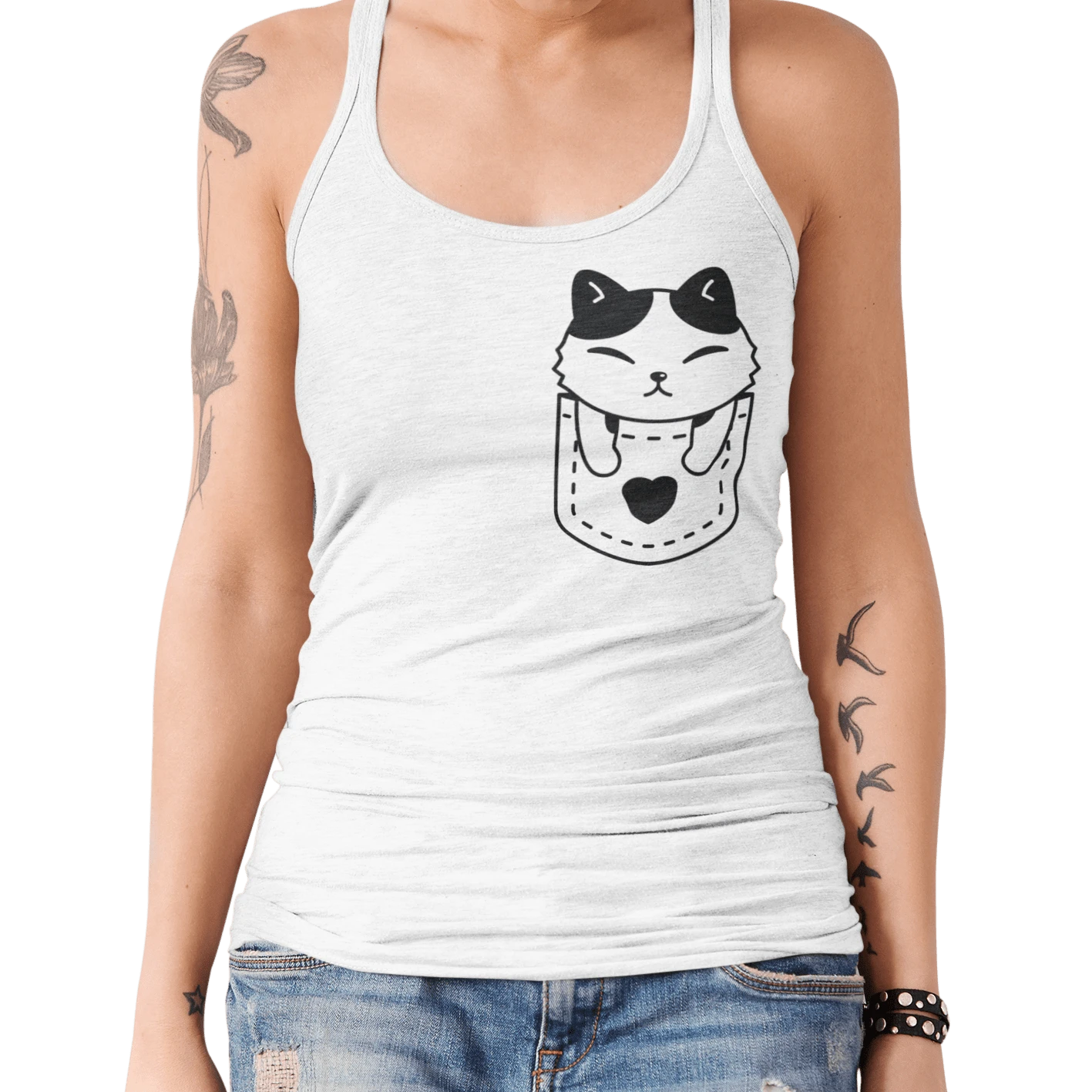 Playera de tirantes corte tank para mujer con un gato blanco a la altura del corazón en forma de bolsillo - Blanco - Ver 1