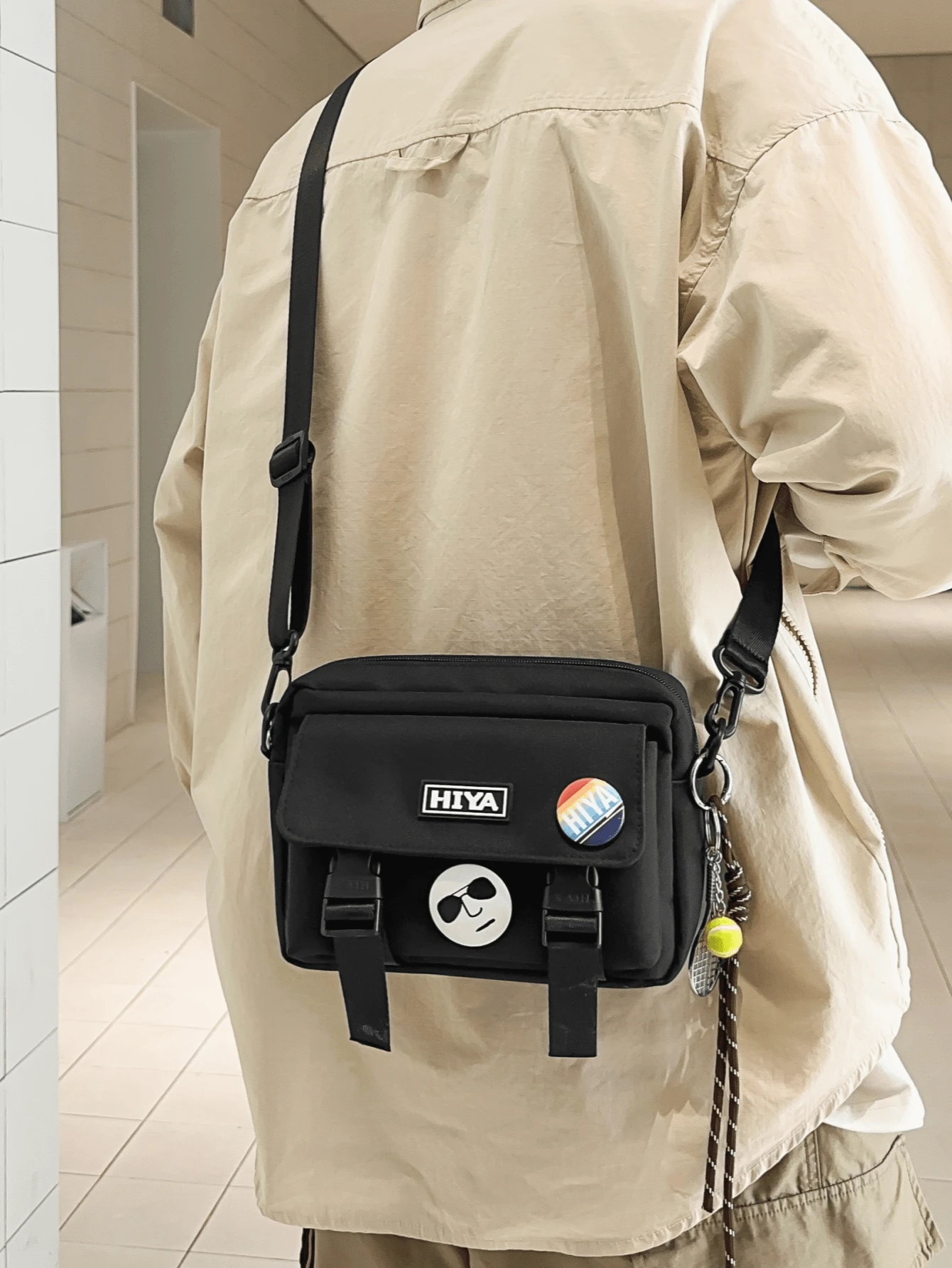 Minimalist Plain Color Shoulder Bag With Pendant Letter For Men, Fashion - Multicolor - View 1