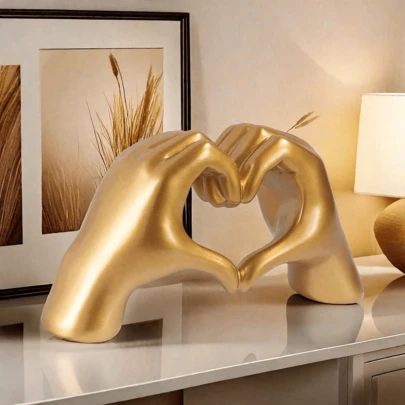 1pc Resin Sphere Decor, Creative Luxury Minimalist Love Shaped, Suitable For Desk, Office, Home Decoration, Desktop Ornament, Great Gift For Valentine's Day, Birthday, Graduation, Mother's Day And Other Occasions