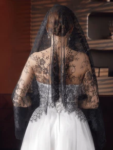 1pc Women's Mid-Length Lace Head Scarf, Black & White Hollow Out Shawl, Comfortable & Versatile, Spring/Summer Fall Clothes For Women