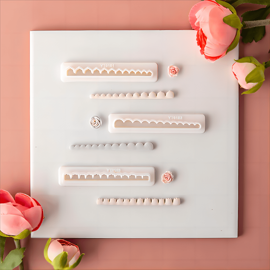 Nuovo stampo per modellare orecchini in argilla soffice a forma di mini fiore con pizzo, attrezzo per decorazioni e pendenti a forma di piccolo fiore color rosa
