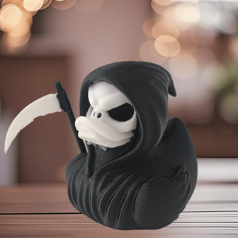 3D打印高品质塑料死亡鸭 - 独特的哥特式风格礼品和收藏品，创新装饰品，黑暗邪恶的鸭子桌面家居摆件 - 披着斗篷、手持镰刀的恐怖死亡鸭