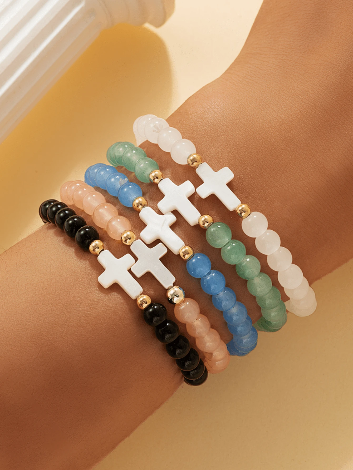 Bộ 5 vòng tay hình thánh giá đính hạt vỏ sò tự nhiên nhiều màu sắc thời trang (màu vỏ sò có thể khác nhau), thích hợp cho phụ nữ đeo hàng ngày. - Nhiều màu - Xem 1